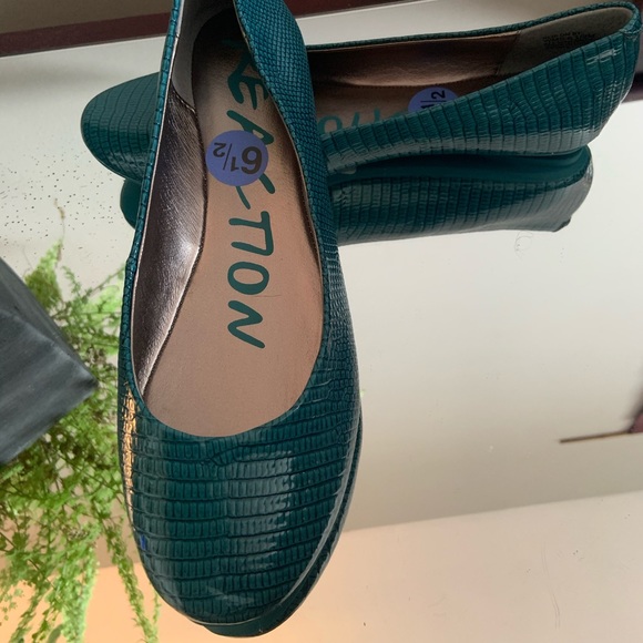 Kenneth Cole Reaction Shoes - Kenneth Cole flats